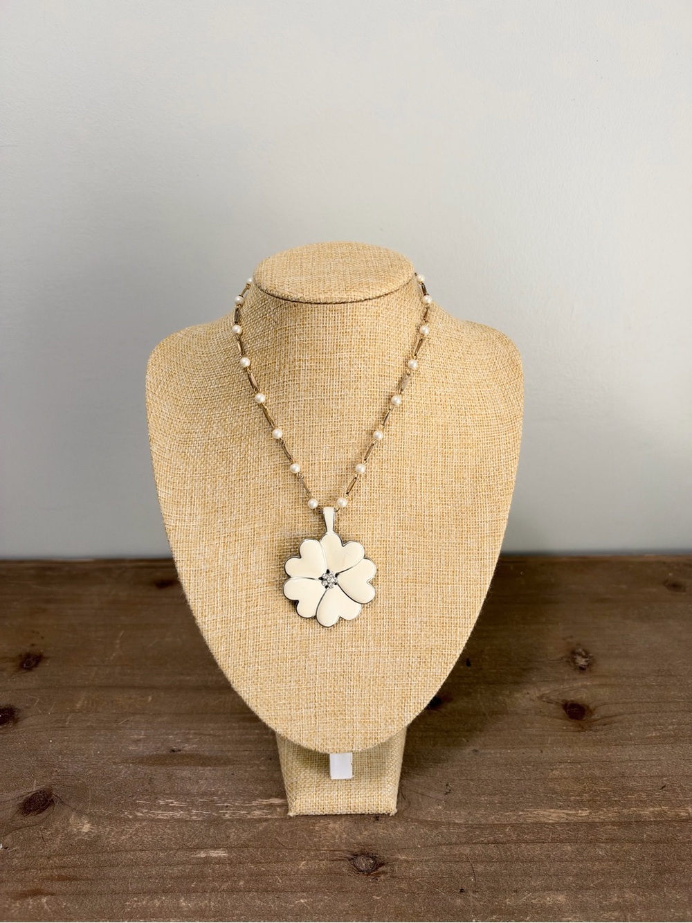 Ivory Flower Pendant Faux Pearl Gold Tone Necklace Rhinestone Statement